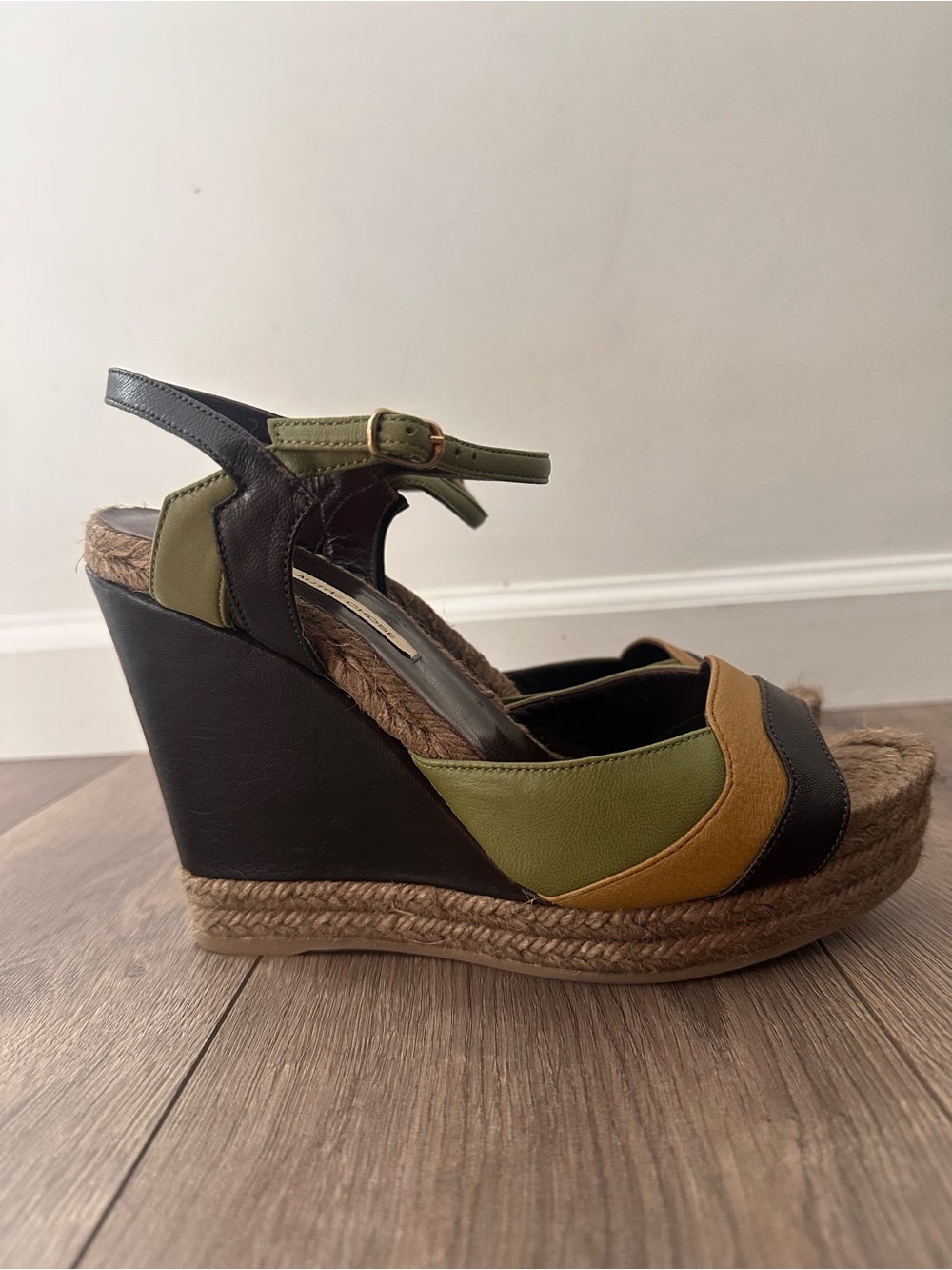 L'Autre Chose Green Multi-Color Leather Wedge Sandals